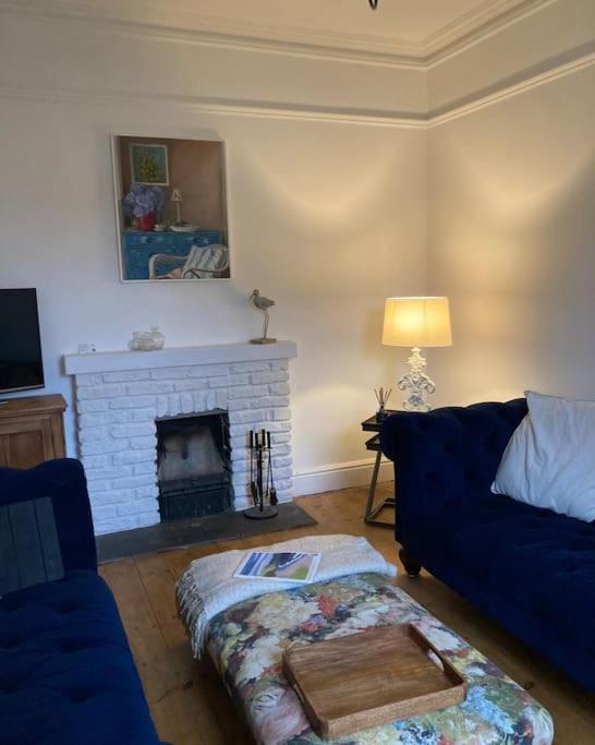 11 T @ Woodhall Holiday home *