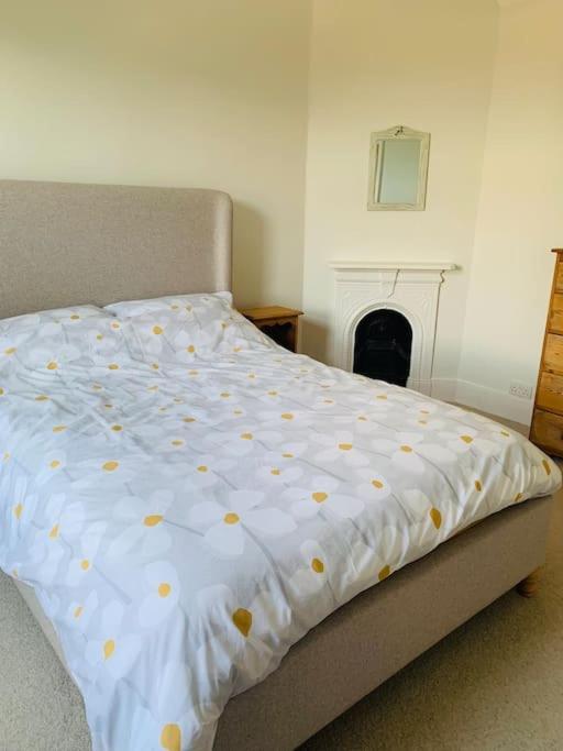 11 T @ Woodhall Holiday home *